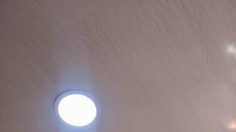 Mia online show from November 2025 02:32:01 AM