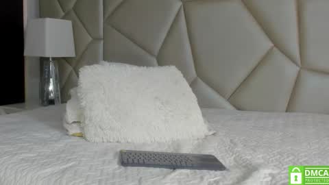 mia_kleim1 online show from February 2026 07:08:02 PM