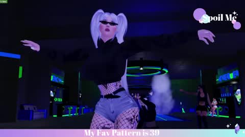 Mia online show from April 2026 11:29:02 PM