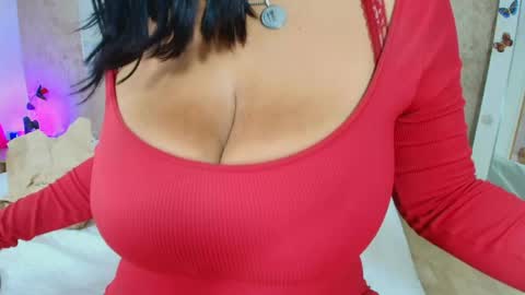 Snapshot of mia_lopez52 chatting on June 2026 06:19:02 PM MIALOPEZ . Y . online show from June 2026 06:19:02 PM