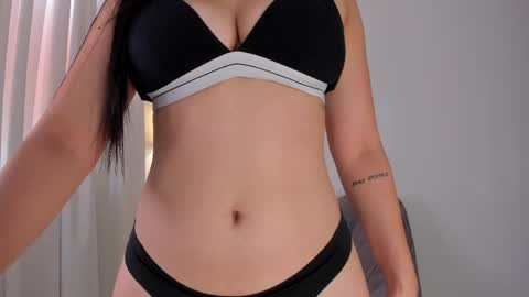 MIA LOVE   online show from April 2026 09:26:02 PM