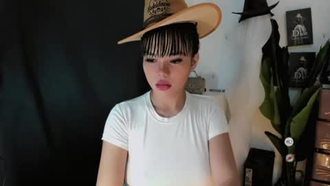 Snapshot of mia_lover9 chatting on June 2026 03:54:01 PM M I A online show from June 2026 03:54:01 PM