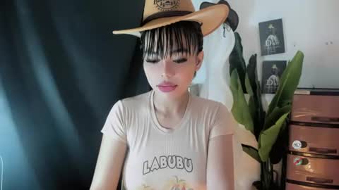 Snapshot of mia_lover9 chatting on June 2026 07:20:01 AM M I A online show from June 2026 07:20:01 AM