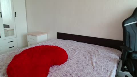mia_luiza online show from June 2026 12:28:02 PM