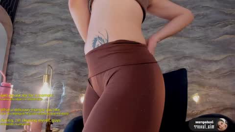 Snapshot of mia_luxor chatting on April 2026 11:47:02 AM mia_luxor online show from April 2026 11:47:02 AM