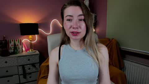 Mia online show from December 2025 07:36:01 AM