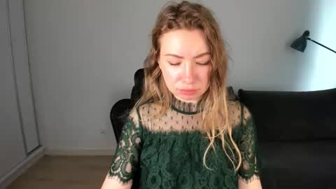 Mia online show from March 2026 08:20:01 AM