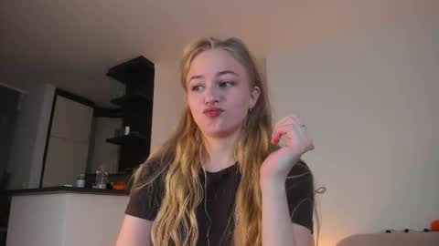 Mia here Appreciate your support online show from October 2025 11:55:02 AM