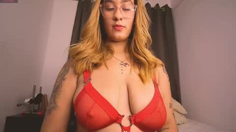 mia independent model online show from March 2026 11:10:01 PM