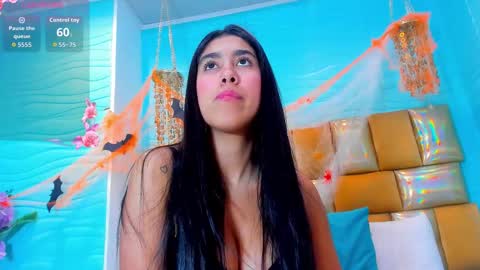 mia montess online show from November 2025 01:57:01 PM