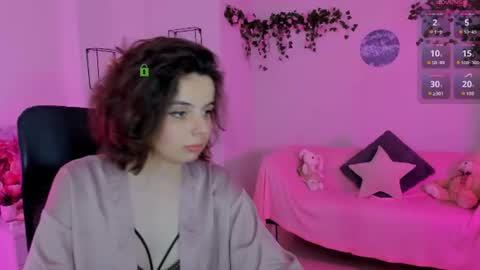 mia_mooon_ online show from July 2026 08:38:02 AM