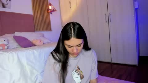 Mia Nevaeh - follow me online show from May 2026 06:09:01 PM