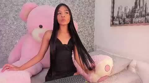 Snapshot of mia_petithe chatting on June 2026 03:31:02 AM Mia online show from June 2026 03:31:02 AM