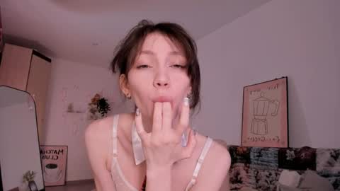 Mia Pimmy online show from April 2026 04:12:01 AM