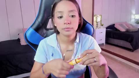 mia rousse25 online show from October 2025 01:39:02 PM