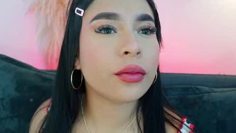 Mia online show from April 2026 08:33:01 PM