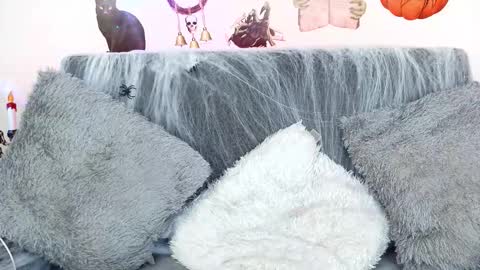 Mia Roux online show from October 2025 07:48:02 PM