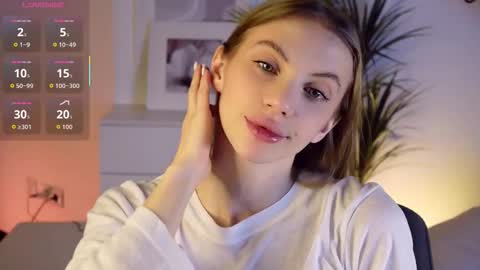 Mia online show from November 2025 06:08:01 AM