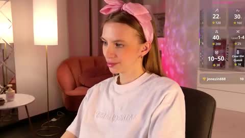 Mia online show from February 2026 06:36:02 AM