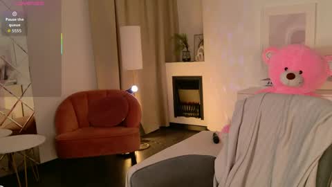 Snapshot of mia_silk chatting on May 2026 06:30:01 AM Mia online show from May 2026 06:30:01 AM