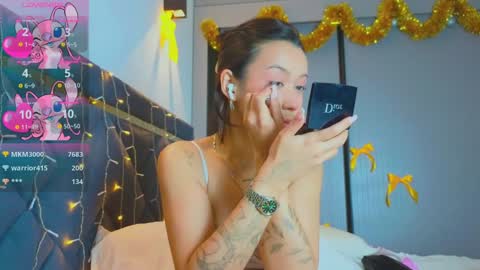 Snapshot of mia_sirenia chatting on January 2025 12:24:01 PM Mia online show from January 2025 12:24:01 PM