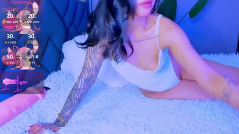 Snapshot of mia_sirenia chatting on April 2026 05:59:01 PM Mia online show from April 2026 05:59:01 PM