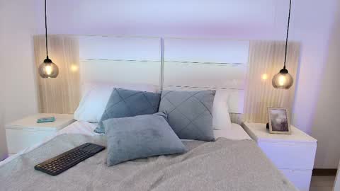 Mia  online show from April 2026 08:25:02 PM