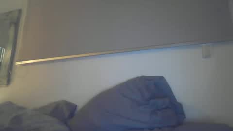 Mia online show from March 2026 10:05:01 PM