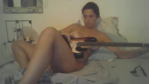 Mia online show from April 2026 10:48:02 PM