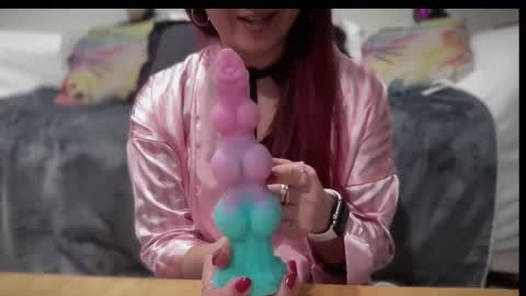 Mia online show from January 2026 05:39:01 PM