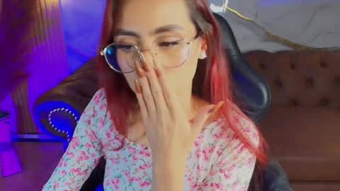 Mia online show from November 2025 02:06:01 PM