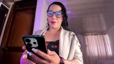 Snapshot of mia_velvet1 chatting on May 2026 12:10:01 PM MIA online show from May 2026 12:10:01 PM