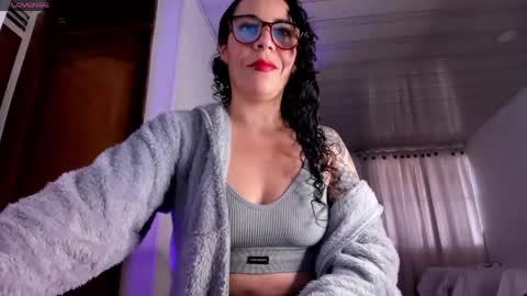 Snapshot of mia_velvet1 chatting on June 2026 12:19:01 PM MIA online show from June 2026 12:19:01 PM