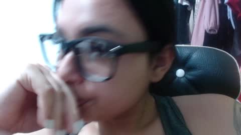 Snapshot of mia_w22 chatting on November 2025 04:39:02 AM mia_w22 online show from November 2025 04:39:02 AM