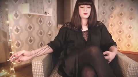 mia_wallase online show from July 2026 08:01:01 PM