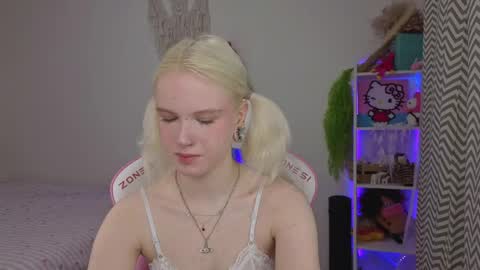 Mia online show from April 2026 03:24:01 AM