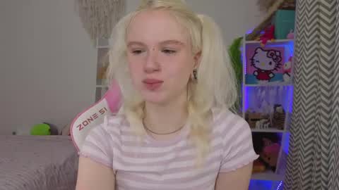 Mia online show from April 2026 03:28:01 AM