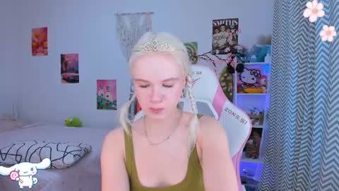 Snapshot of mia_waterlily chatting on July 2026 03:26:01 AM Mia online show from July 2026 03:26:01 AM