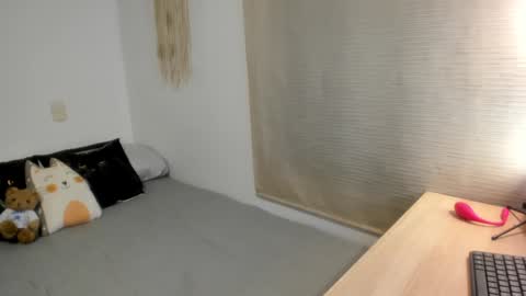 Mia   online show from January 2025 08:54:01 PM