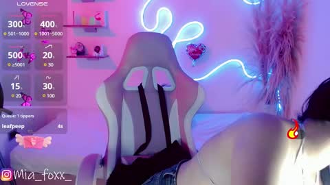 Mia online show from March 2025 09:22:01 PM