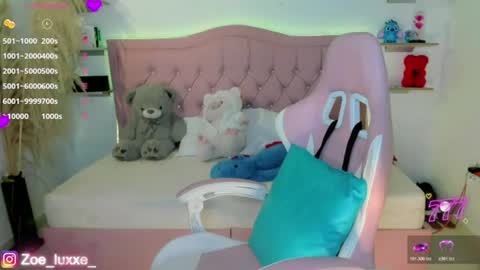 Mia online show from June 2026 09:02:01 PM
