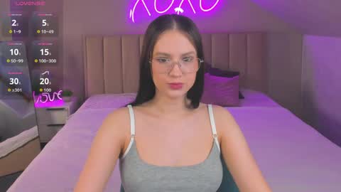 Mia online show from April 2026 11:24:01 AM