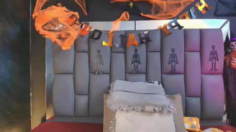 Snapshot of miaabrown__ chatting on October 2025 12:05:02 PM Mia online show from October 2025 12:05:02 PM