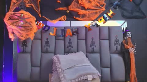 Snapshot of miaabrown__ chatting on October 2025 12:09:02 PM Mia online show from October 2025 12:09:02 PM