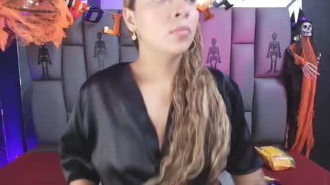 Snapshot of miaabrown__ chatting on October 2025 12:09:01 PM Mia online show from October 2025 12:09:01 PM