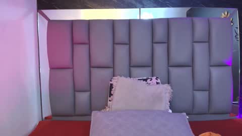 Snapshot of miaabrown__ chatting on November 2025 12:05:02 PM Mia online show from November 2025 12:05:02 PM