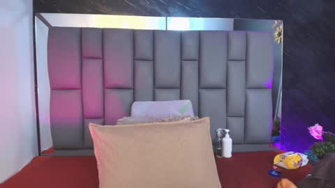 Snapshot of miaabrown__ chatting on November 2025 12:04:01 PM Mia online show from November 2025 12:04:01 PM