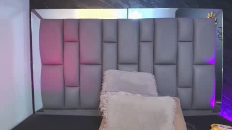 Snapshot of miaabrown__ chatting on November 2025 12:05:02 PM Mia online show from November 2025 12:05:02 PM