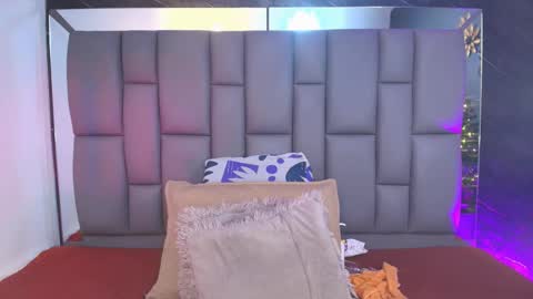 Snapshot of miaabrown__ chatting on November 2025 12:07:01 PM Mia online show from November 2025 12:07:01 PM