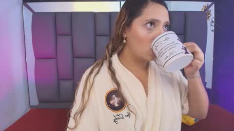 Mia online show from February 2026 12:10:02 PM